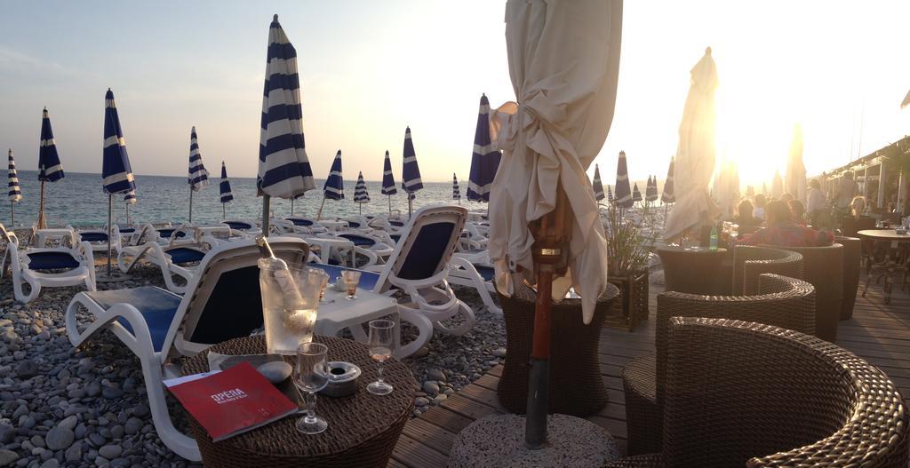 2 Bedrooms Appartement In Central Location On The Famous Place Massena ニース エクステリア 写真