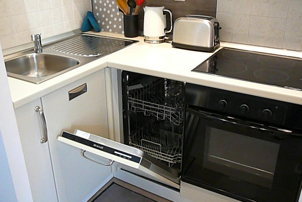 2 Bedrooms Appartement In Central Location On The Famous Place Massena ニース エクステリア 写真